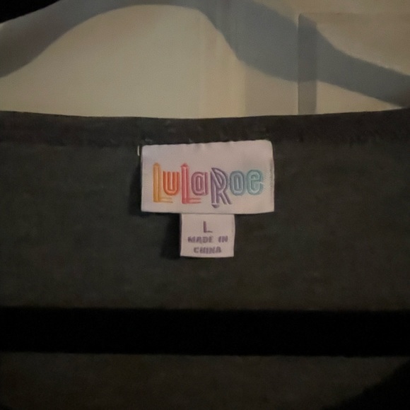 Lularoe top grey with red/orange layering at bottom size Large - Picture 4 of 5